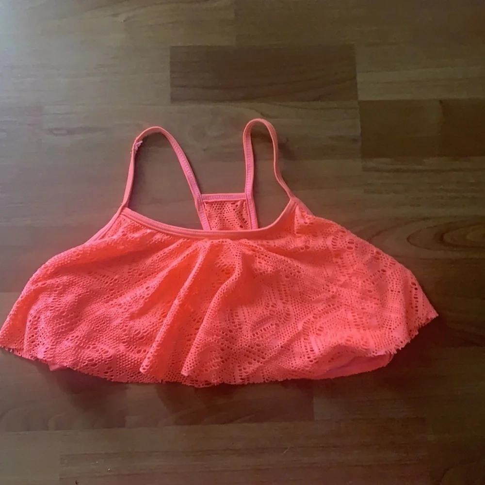 SO girls 2 pieces swimsuit with crochet like material Size 14